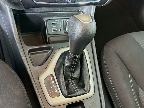 Used 2017 Jeep Cherokee Latitude w/ Comfort & Sound Group image 24