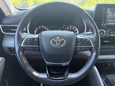 Used 2021 Toyota Highlander XLE AWD/4WD image 33