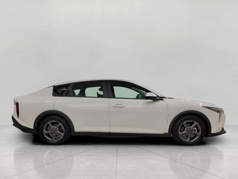 Used 2025 Kia K4 FWD image 38