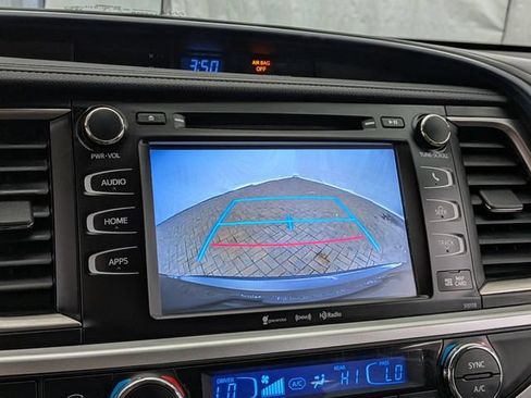 Used 2016 Toyota Highlander XLE AWD/4WD image 40