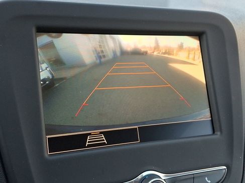 Used 2023 Chevrolet Equinox LT image 19