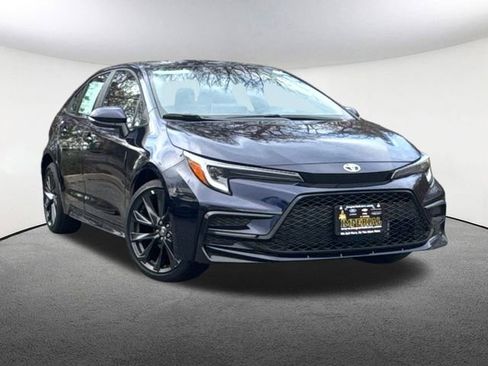 New 2026 Toyota Corolla SE image 2