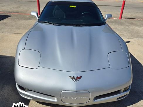 Used 2000 Chevrolet Corvette Coupe w/ Roof Pkg image 1