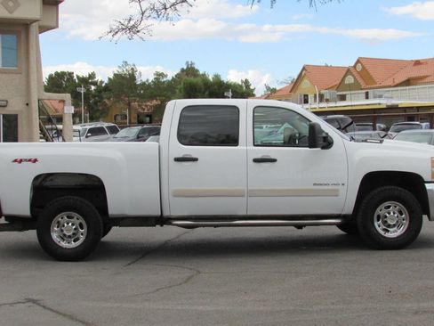 Used 2007 Chevrolet Silverado 2500 LT w/ 2LT Convenience Package image 9