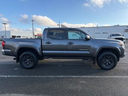 Used 2021 Toyota Tacoma SR5 image 10