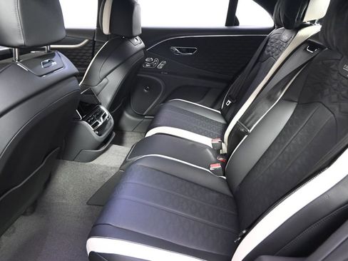 New 2025 Bentley Flying Spur Plug-In Hybrid image 21