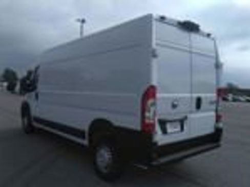 Used 2024 RAM ProMaster 2500 w/ Convenience Group FWD image 4