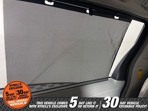 Used 2014 Toyota Sienna XLE image 22