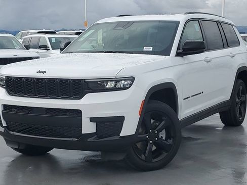 New 2025 Jeep Grand Cherokee L Altitude image 34