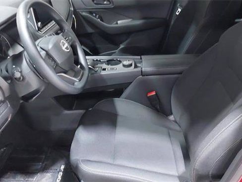 Used 2025 Nissan Rogue S AWD/4WD image 20