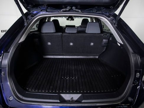 Used 2024 Toyota Venza LE image 8