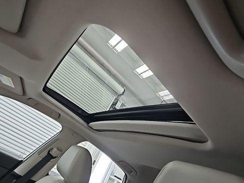 Used 2024 Honda Civic EX-L image 27