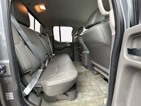 Used 2017 Nissan Frontier SL image 11