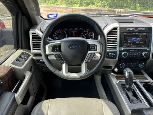 Used 2015 Ford F150 Lariat RWD image 11