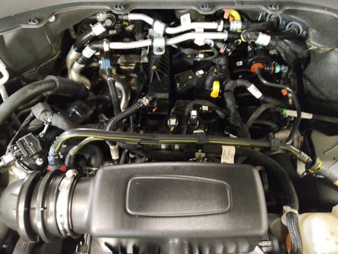 Used 2022 Ford Explorer XLT w/ Equipment Group 202A RWD image 30