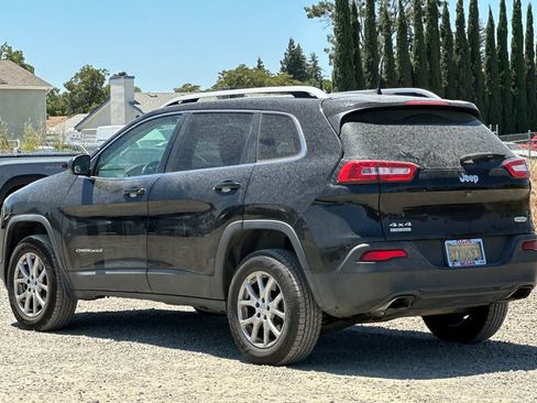 Used 2018 Jeep Cherokee Latitude Plus w/ Comfort/Convenience Group AWD/4WD image 7