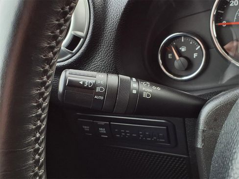 Used 2018 Jeep Wrangler Unlimited Rubicon w/ Connectivity Group image 16