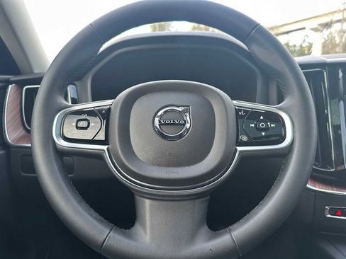 Certified 2023 Volvo XC60 B5 Plus w/ Climate Package image 22