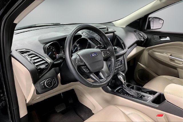 Used 2018 Ford Escape SEL w/ Canadian Touring Package FWD image 17