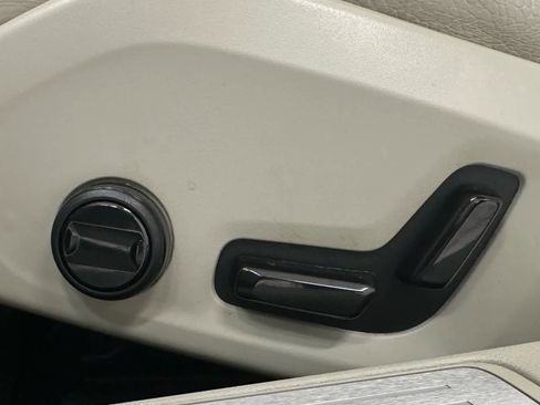 Used 2023 Volvo V60 B5 Cross Country Plus w/ Climate Package image 12