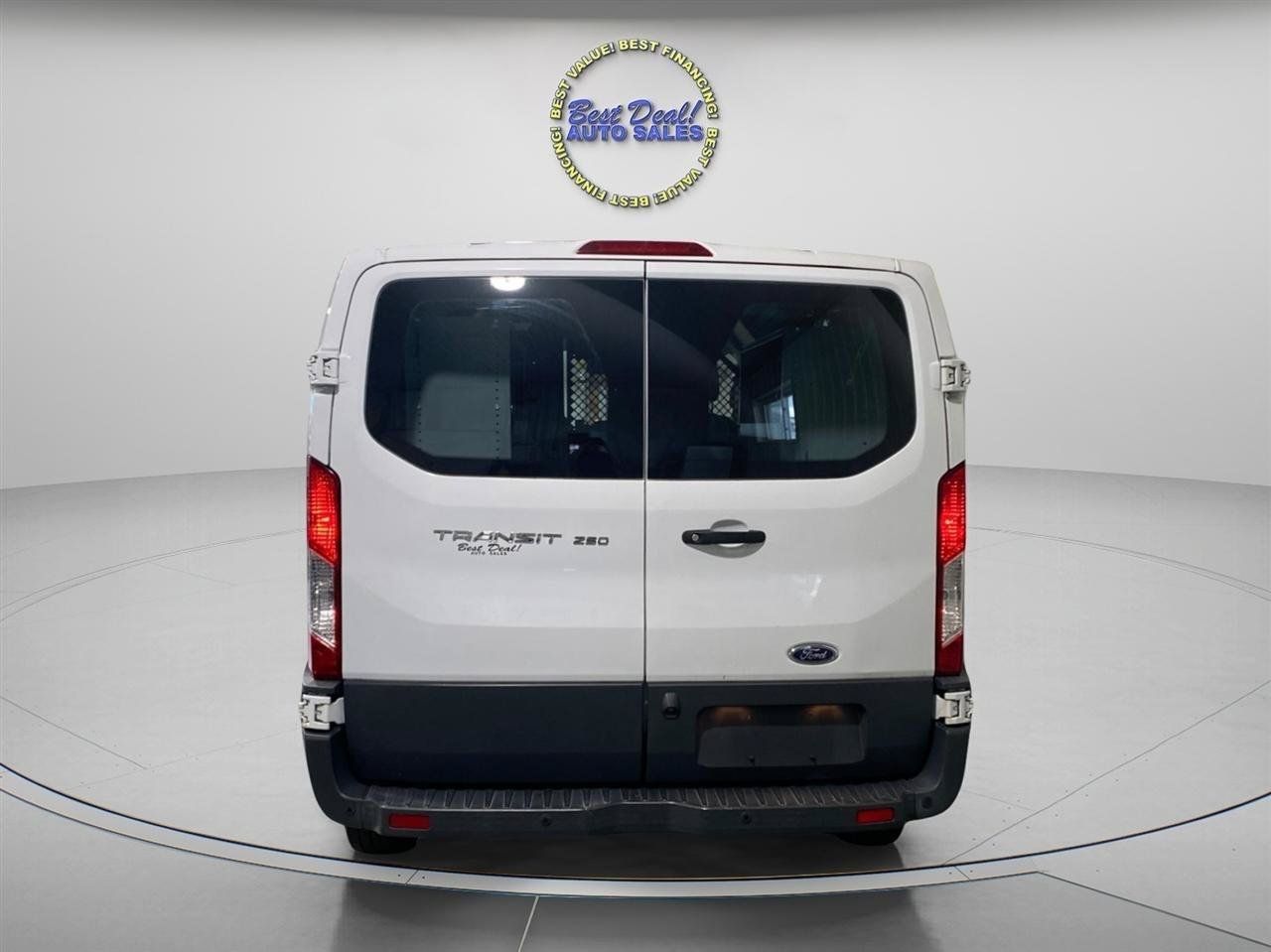 Used 2018 Ford Transit 250 130 Low Roof RWD image 5
