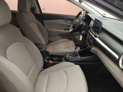 Used 2020 Kia Forte LXS FWD image 21