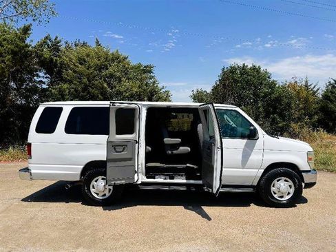Used 2008 Ford E-350 and Econoline 350 XLT RWD image 6