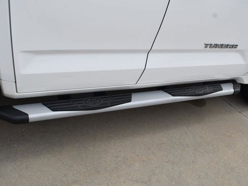 Used 2022 Toyota Tundra SR5 w/ SR5 Convenience Package AWD/4WD image 12