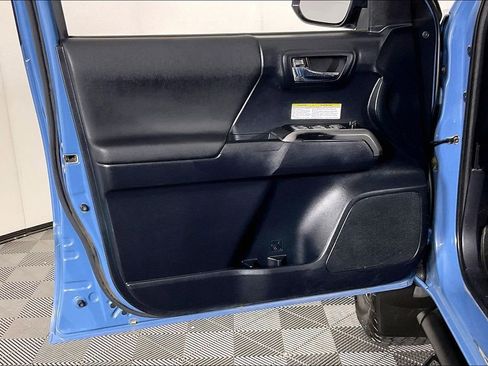 Used 2019 Toyota Tacoma SR image 24
