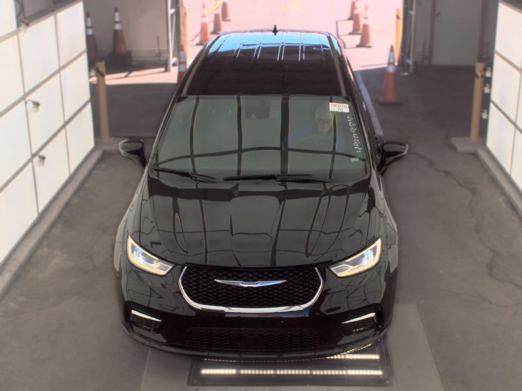 Used 2025 Chrysler Pacifica Select FWD image 6