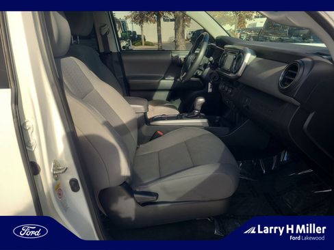 Used 2018 Toyota Tacoma SR5 image 19