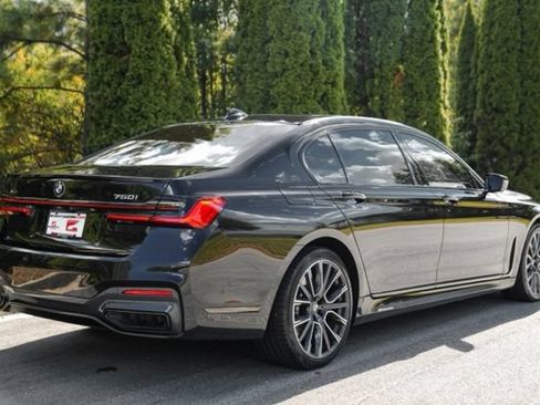 Used 2021 BMW 750i xDrive w/ Luxury Rear Seating Package AWD/4WD image 9