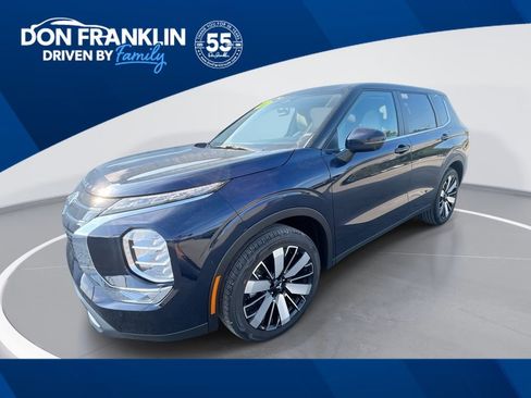 New 2025 Mitsubishi Outlander SE image 1