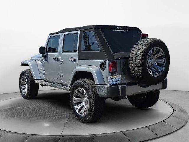 Used 2017 Jeep Wrangler Unlimited Sahara AWD/4WD image 3