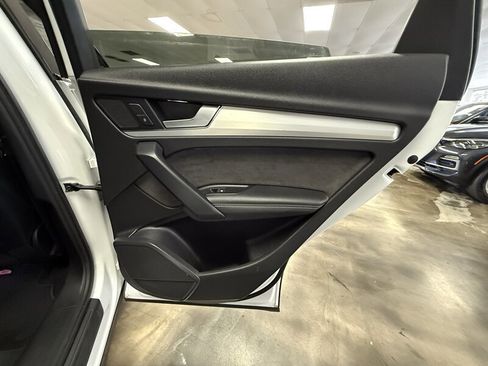 Used 2019 Audi SQ5 Premium Plus w/ Premium Plus Package image 13