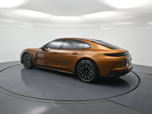 Certified 2025 Porsche Panamera 4 E-Hybrid AWD/4WD image 3