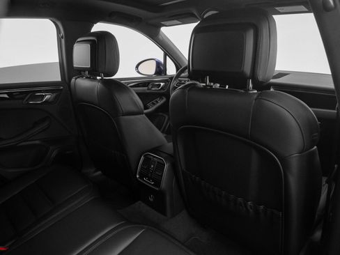 Certified 2025 Porsche Macan image 23