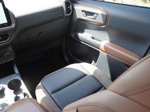 Certified 2025 Ford Bronco Sport Outer Banks w/ Outer Banks Tech Package+ AWD/4WD image 16