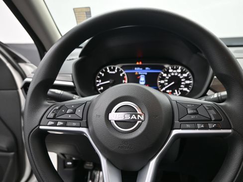 Used 2025 Nissan Altima 2.5 SV FWD image 20