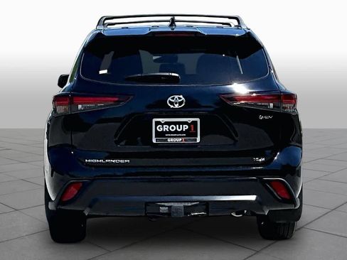 Used 2026 Toyota Highlander XLE AWD/4WD image 5
