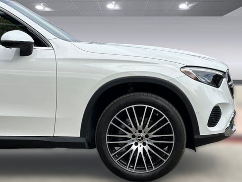 Used 2024 Mercedes-Benz GLC 300 4MATIC image 37