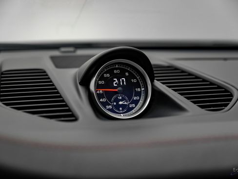 Used 2019 Porsche 911 Turbo image 64