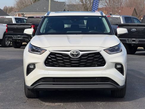 Used 2021 Toyota Highlander XLE image 4