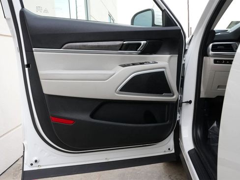 Used 2020 Kia Telluride EX image 19