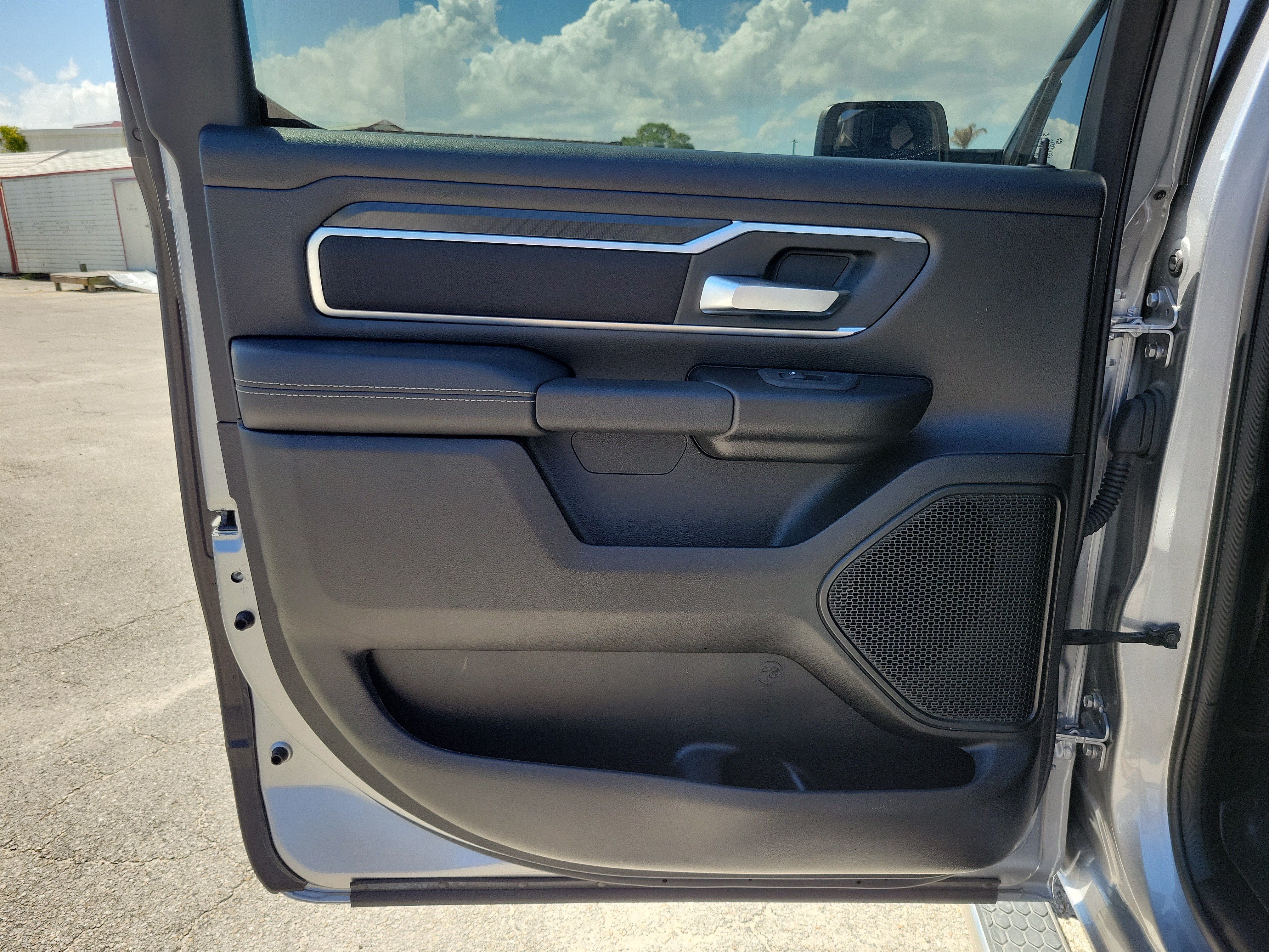Used 2025 RAM 1500 Big Horn AWD/4WD image 10