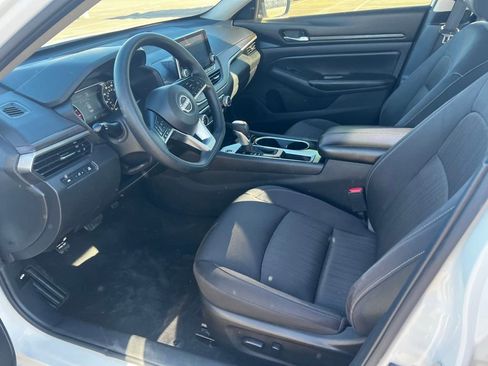 Used 2024 Nissan Altima 2.5 SV image 43