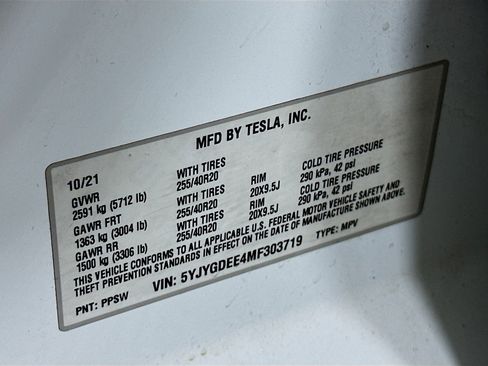 Used 2021 Tesla Model Y Long Range image 12