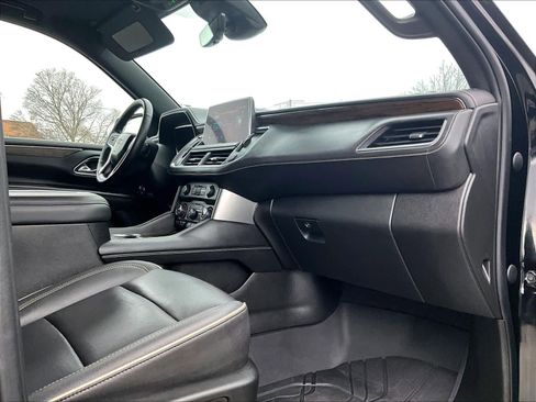 Used 2023 Chevrolet Tahoe Premier w/ Premium Package image 14