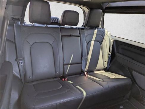 Certified 2023 Land Rover Defender 90 SE AWD/4WD image 20