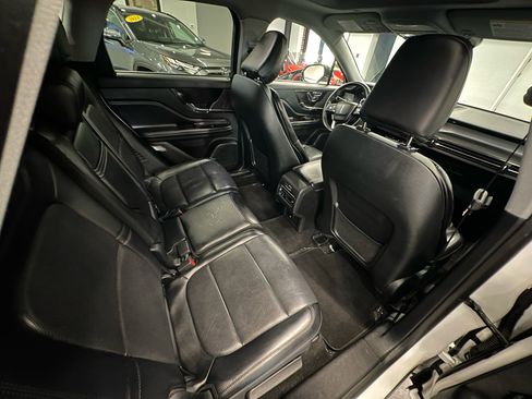 Used 2021 Lincoln Corsair AWD w/ Premium Package image 15